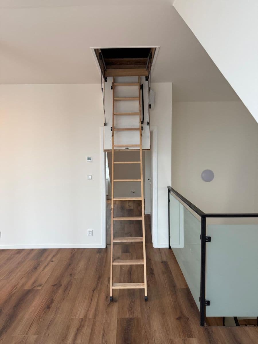 2 bedroom with open-plan kitchen flat to rent, 91 m², Šlikova, Prague, Prague 2 bedroom with open-plan kitchen flat to rent, 91 m², Šlikova, Prague, Prague