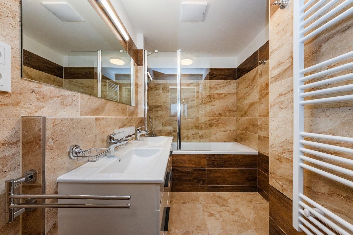 2 bedroom with open-plan kitchen flat to rent, 63 m², Miloše Havla, Prague, Prague 2 bedroom with open-plan kitchen flat to rent, 63 m², Miloše Havla, Prague, Prague