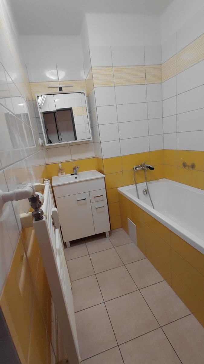 2 bedroom flat to rent, 64 m², Zámečnická, Trutnov, Královéhradecký Region 2 bedroom flat to rent, 64 m², Zámečnická, Trutnov, Královéhradecký Region