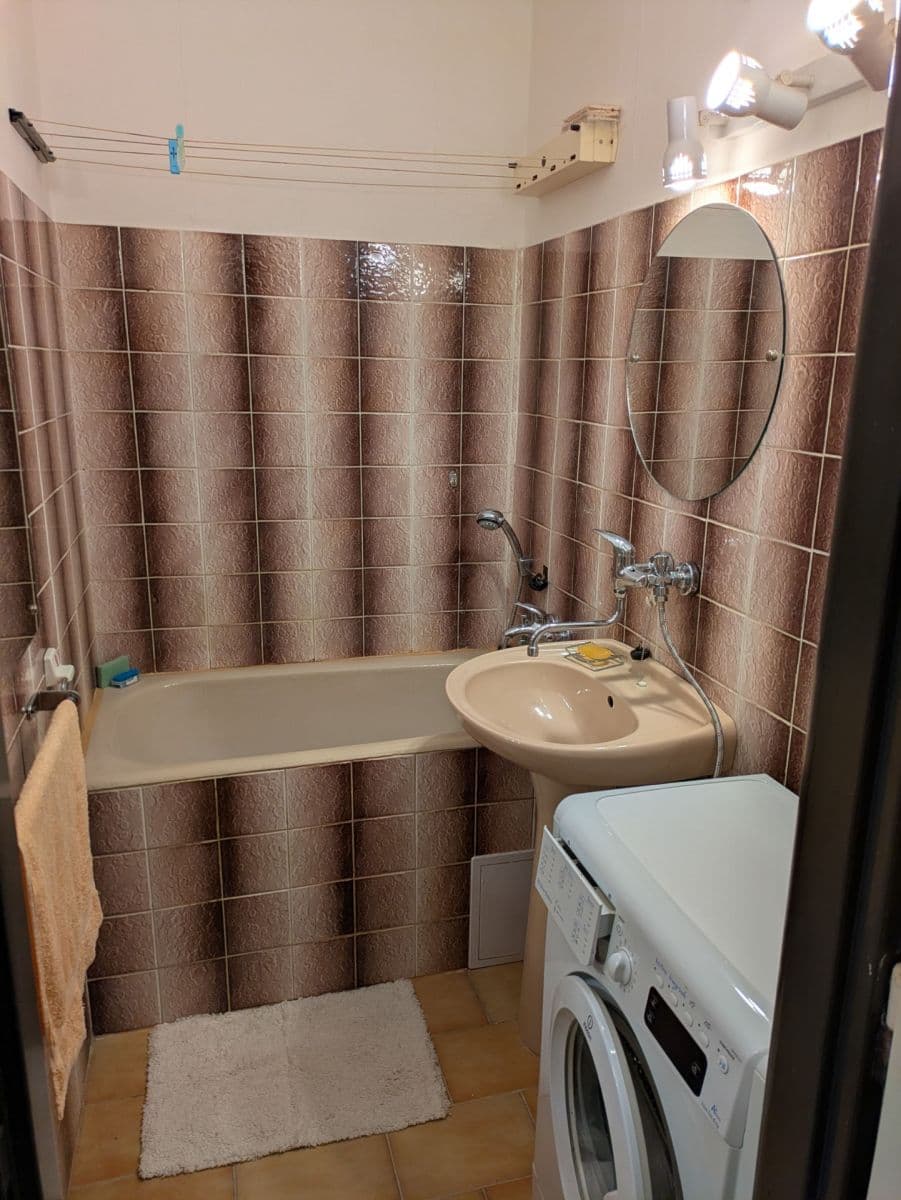 1 bedroom with open-plan kitchen flat to rent, 46 m², Famfulíkova, Prague, Prague 1 bedroom with open-plan kitchen flat to rent, 46 m², Famfulíkova, Prague, Prague