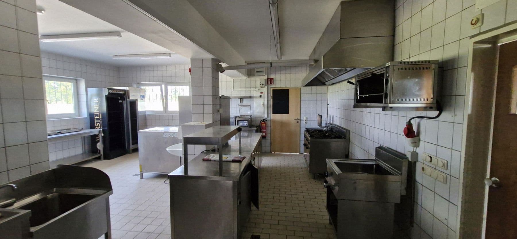 non-residential property to rent, 380 m², Hirschbergstraße 16, Wielenbach, Bavaria non-residential property to rent, 380 m², Hirschbergstraße 16, Wielenbach, Bavaria