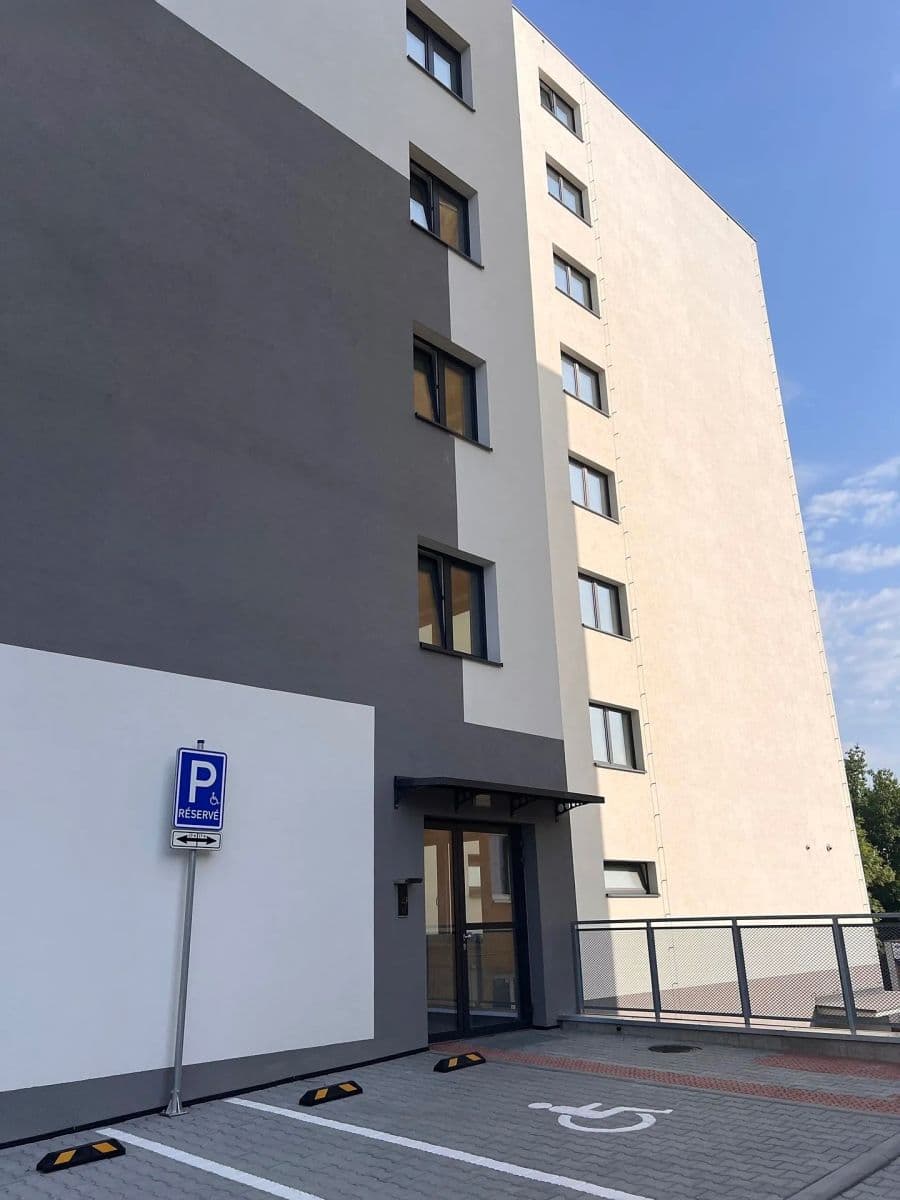 1 bedroom with open-plan kitchen flat to rent, 70 m², Okružní, Jihlava, Vysočina Region 1 bedroom with open-plan kitchen flat to rent, 70 m², Okružní, Jihlava, Vysočina Region