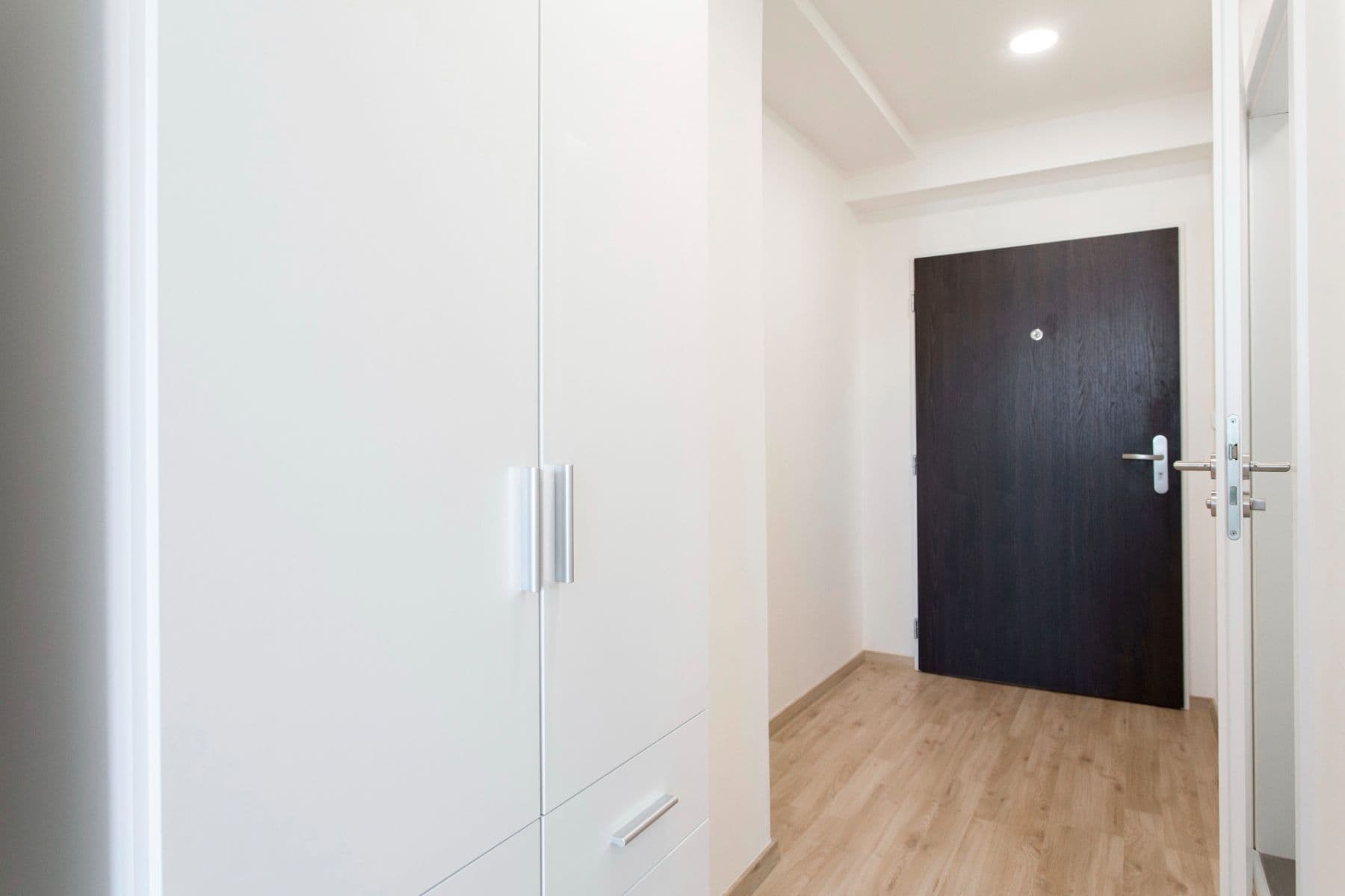 Studio flat to rent, 26 m², Peroutkova, Prague, Prague Studio flat to rent, 26 m², Peroutkova, Prague, Prague