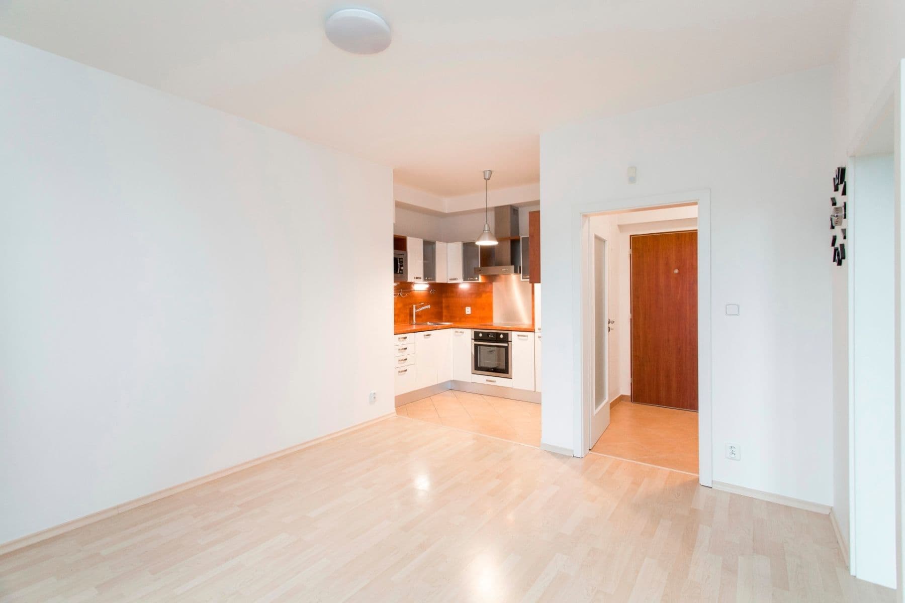 1 bedroom with open-plan kitchen flat to rent, 39 m², Raichlova, Prague, Prague 1 bedroom with open-plan kitchen flat to rent, 39 m², Raichlova, Prague, Prague