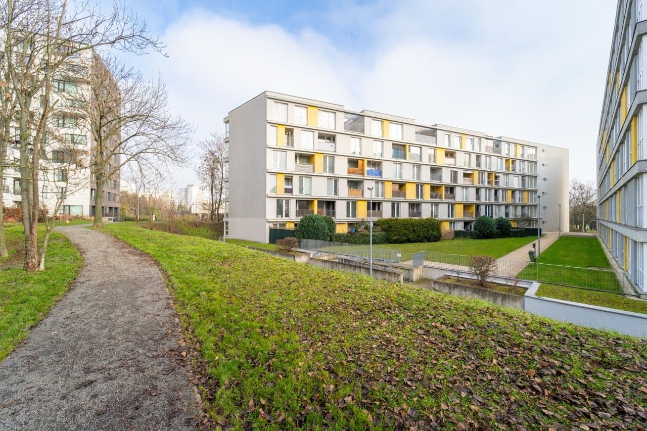 1 bedroom with open-plan kitchen flat to rent, 53 m², Zubrnická, Prague, Prague 1 bedroom with open-plan kitchen flat to rent, 53 m², Zubrnická, Prague, Prague