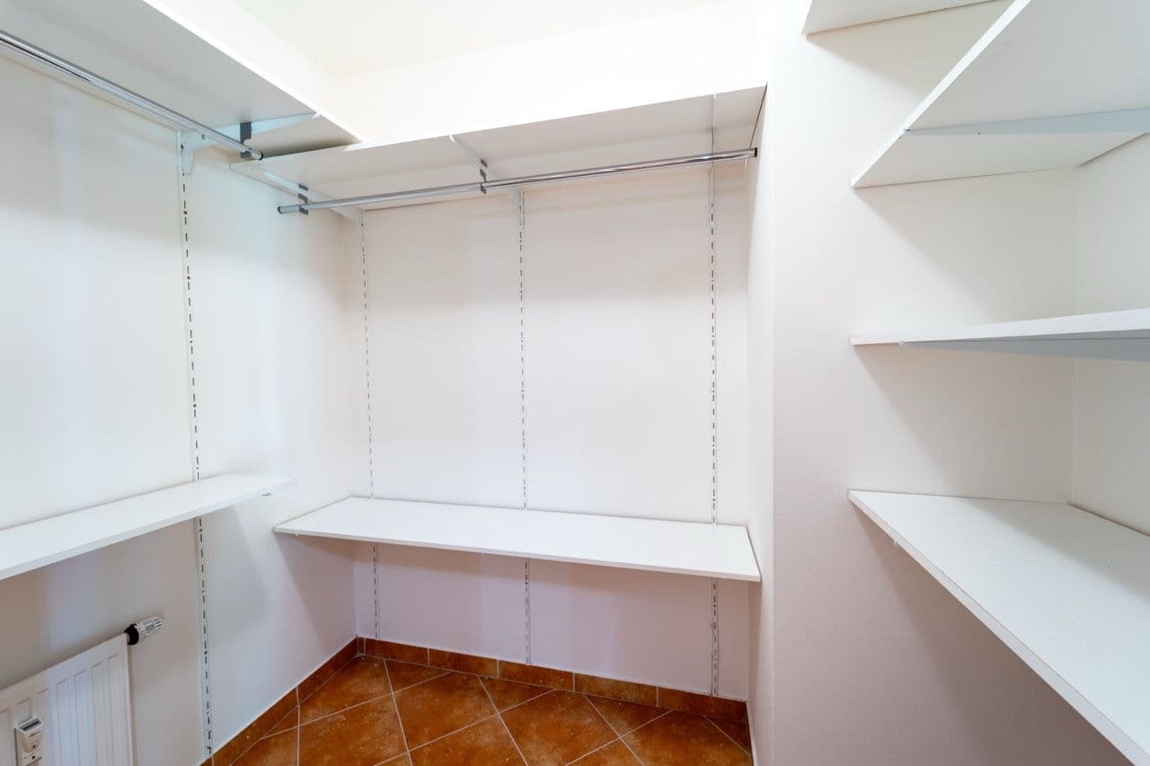 1 bedroom with open-plan kitchen flat to rent, 53 m², Zubrnická, Prague, Prague 1 bedroom with open-plan kitchen flat to rent, 53 m², Zubrnická, Prague, Prague