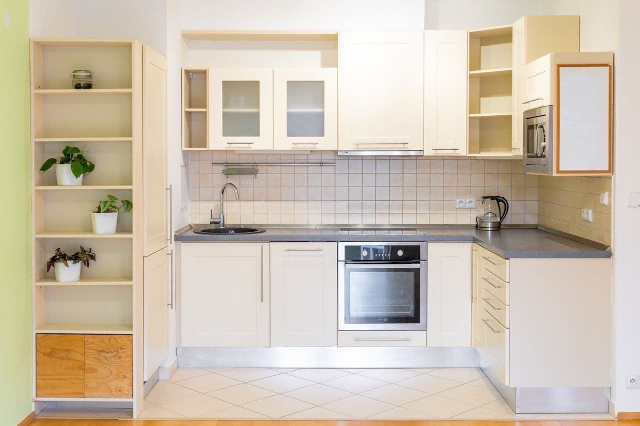 1 bedroom with open-plan kitchen flat to rent, 53 m², Zubrnická, Prague, Prague 1 bedroom with open-plan kitchen flat to rent, 53 m², Zubrnická, Prague, Prague