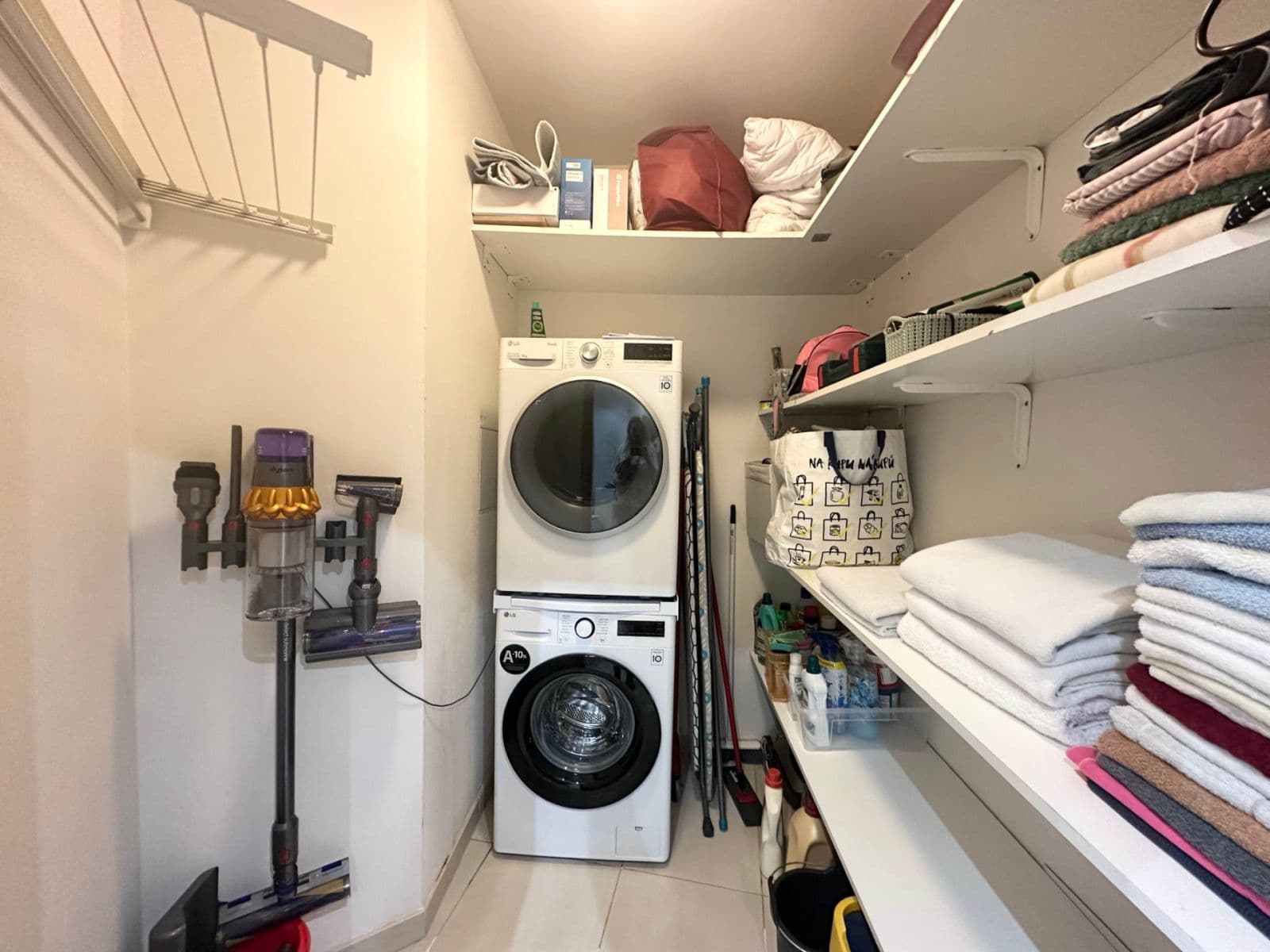 1 bedroom with open-plan kitchen flat to rent, 64 m², Tulešická, Prague, Prague 1 bedroom with open-plan kitchen flat to rent, 64 m², Tulešická, Prague, Prague