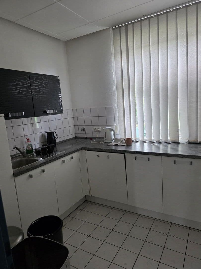 office to rent, 2,700 m², Spenglerstr. 8, Lübeck, Schleswig-Holstein office to rent, 2,700 m², Spenglerstr. 8, Lübeck, Schleswig-Holstein