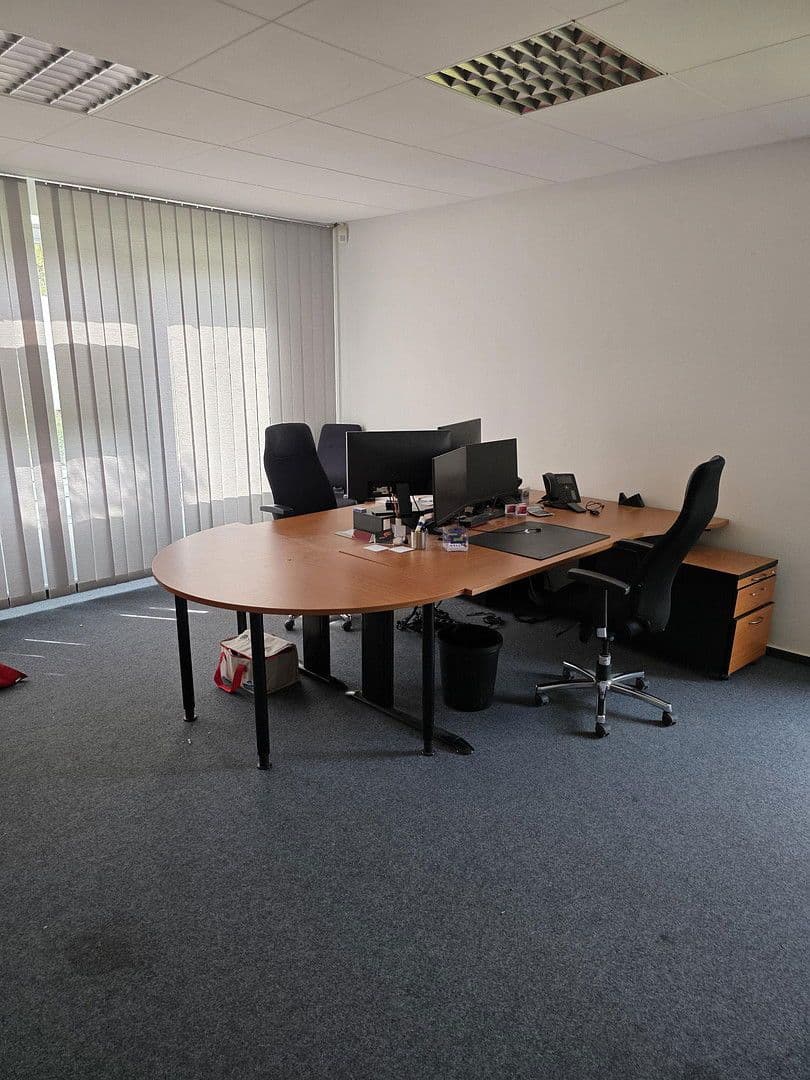 office to rent, 2,700 m², Spenglerstr. 8, Lübeck, Schleswig-Holstein office to rent, 2,700 m², Spenglerstr. 8, Lübeck, Schleswig-Holstein