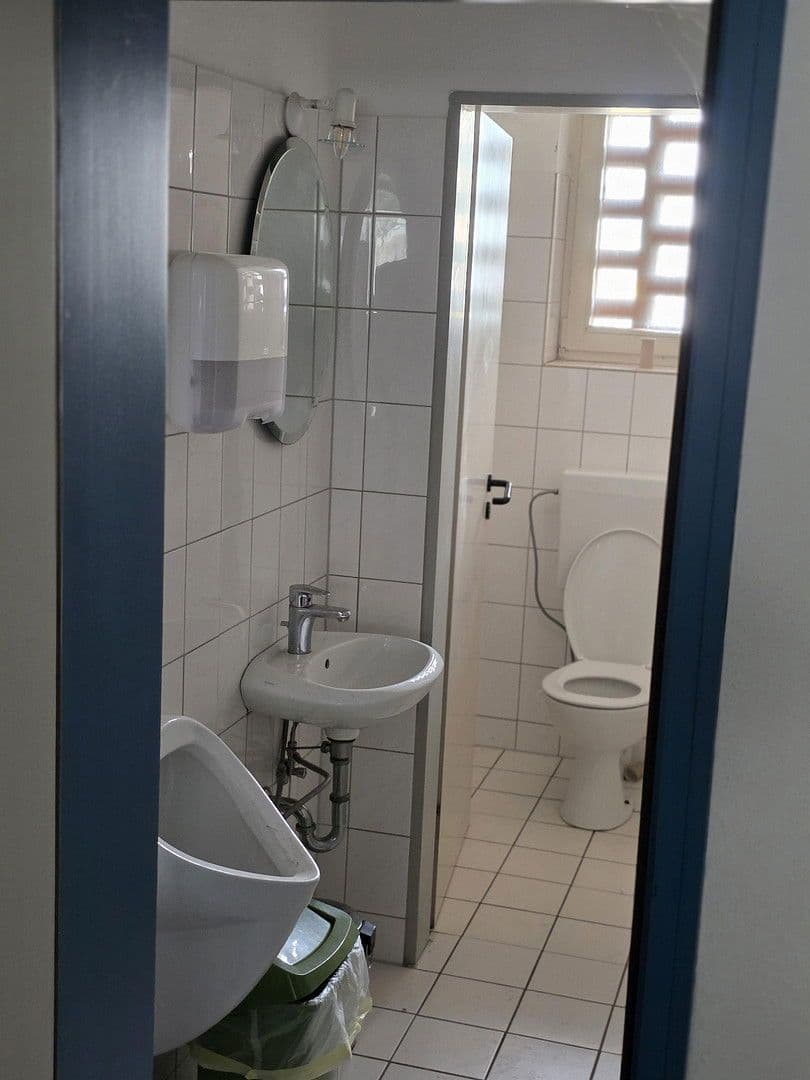 office for sale, 2,700 m², Spenglerstr. 8, Lübeck, Schleswig-Holstein office for sale, 2,700 m², Spenglerstr. 8, Lübeck, Schleswig-Holstein