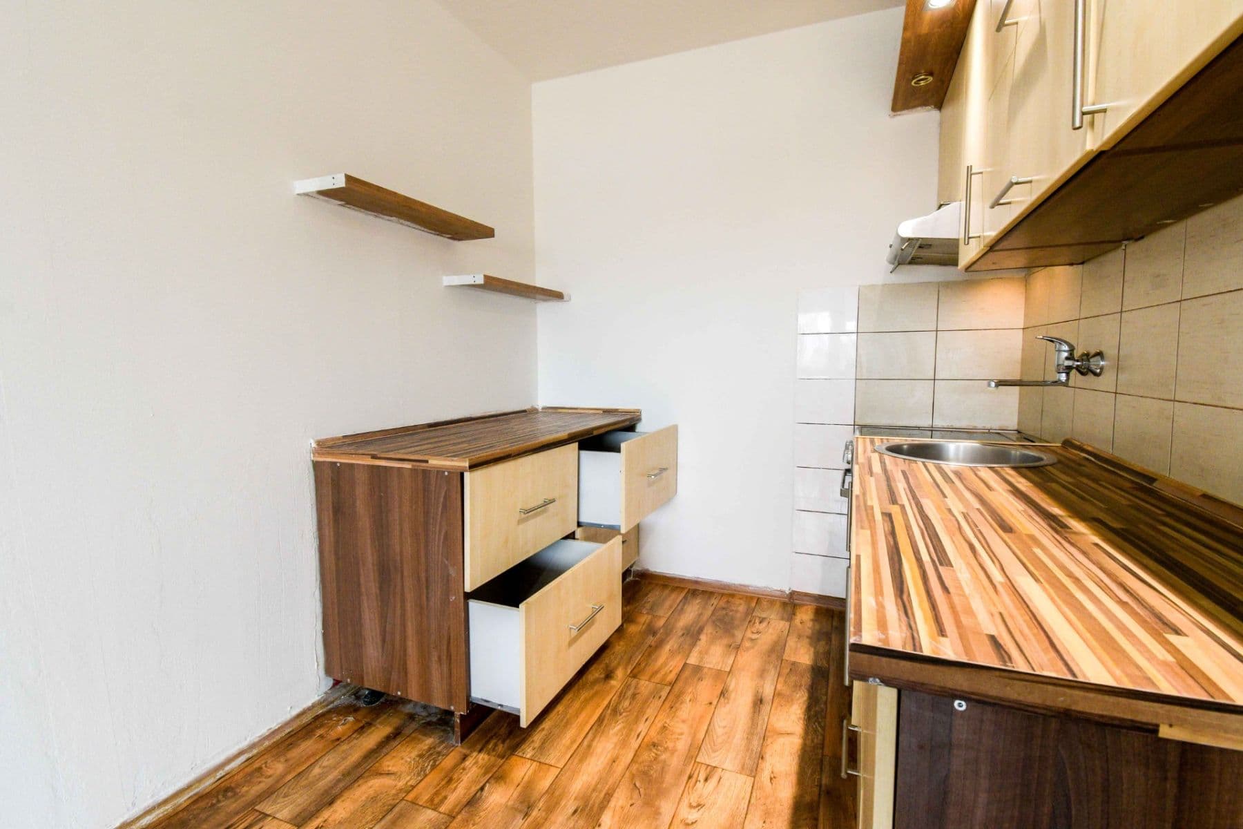 1 bedroom with open-plan kitchen flat for sale, 40 m², Nezvalova, Litoměřice, Ústecký Region 1 bedroom with open-plan kitchen flat for sale, 40 m², Nezvalova, Litoměřice, Ústecký Region