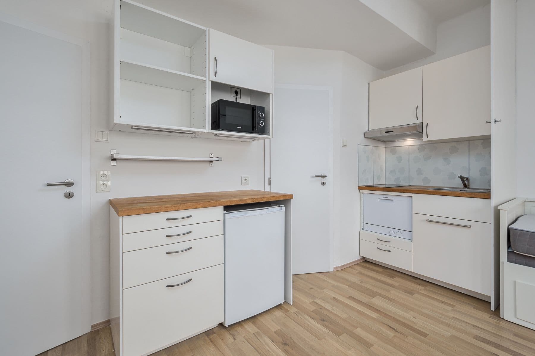 1 bedroom with open-plan kitchen flat to rent, 43 m², Hartigova, Prague, Prague 1 bedroom with open-plan kitchen flat to rent, 43 m², Hartigova, Prague, Prague