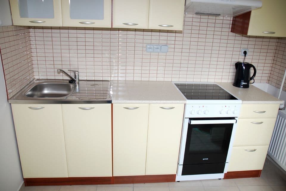 2 bedroom flat to rent, 45 m², Huberova, Prague, Prague 2 bedroom flat to rent, 45 m², Huberova, Prague, Prague