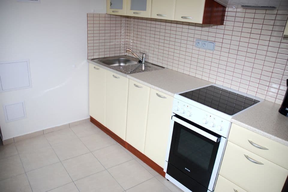 2 bedroom flat to rent, 45 m², Huberova, Prague, Prague 2 bedroom flat to rent, 45 m², Huberova, Prague, Prague