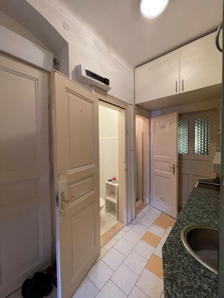 1 bedroom with open-plan kitchen flat to rent, 49 m², Trojanova, Prague, Prague 1 bedroom with open-plan kitchen flat to rent, 49 m², Trojanova, Prague, Prague