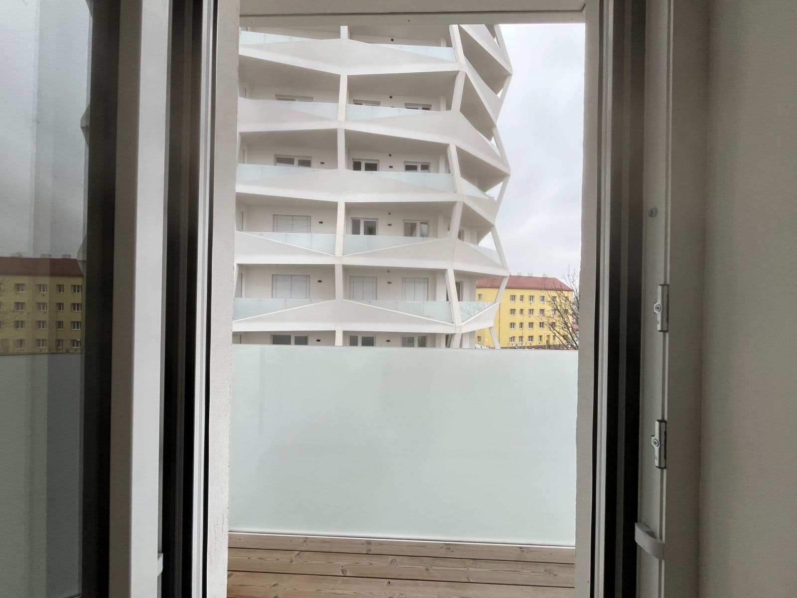 2 bedroom with open-plan kitchen flat to rent, 63 m², Komárovská, Brno, Jihomoravský Region 2 bedroom with open-plan kitchen flat to rent, 63 m², Komárovská, Brno, Jihomoravský Region