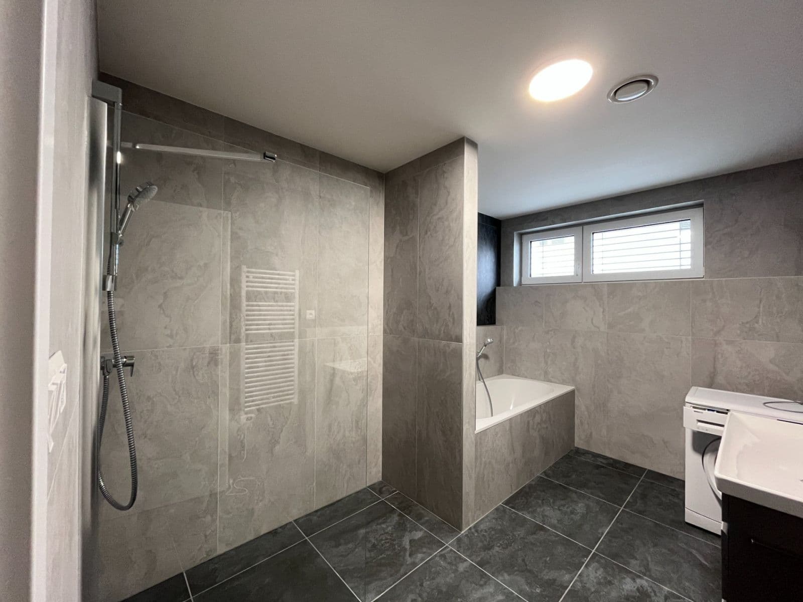 2 bedroom with open-plan kitchen flat to rent, 63 m², Komárovská, Brno, Jihomoravský Region 2 bedroom with open-plan kitchen flat to rent, 63 m², Komárovská, Brno, Jihomoravský Region