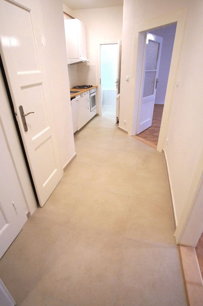 3 bedroom flat to rent, 58 m², Biskupcova, Prague, Prague 3 bedroom flat to rent, 58 m², Biskupcova, Prague, Prague