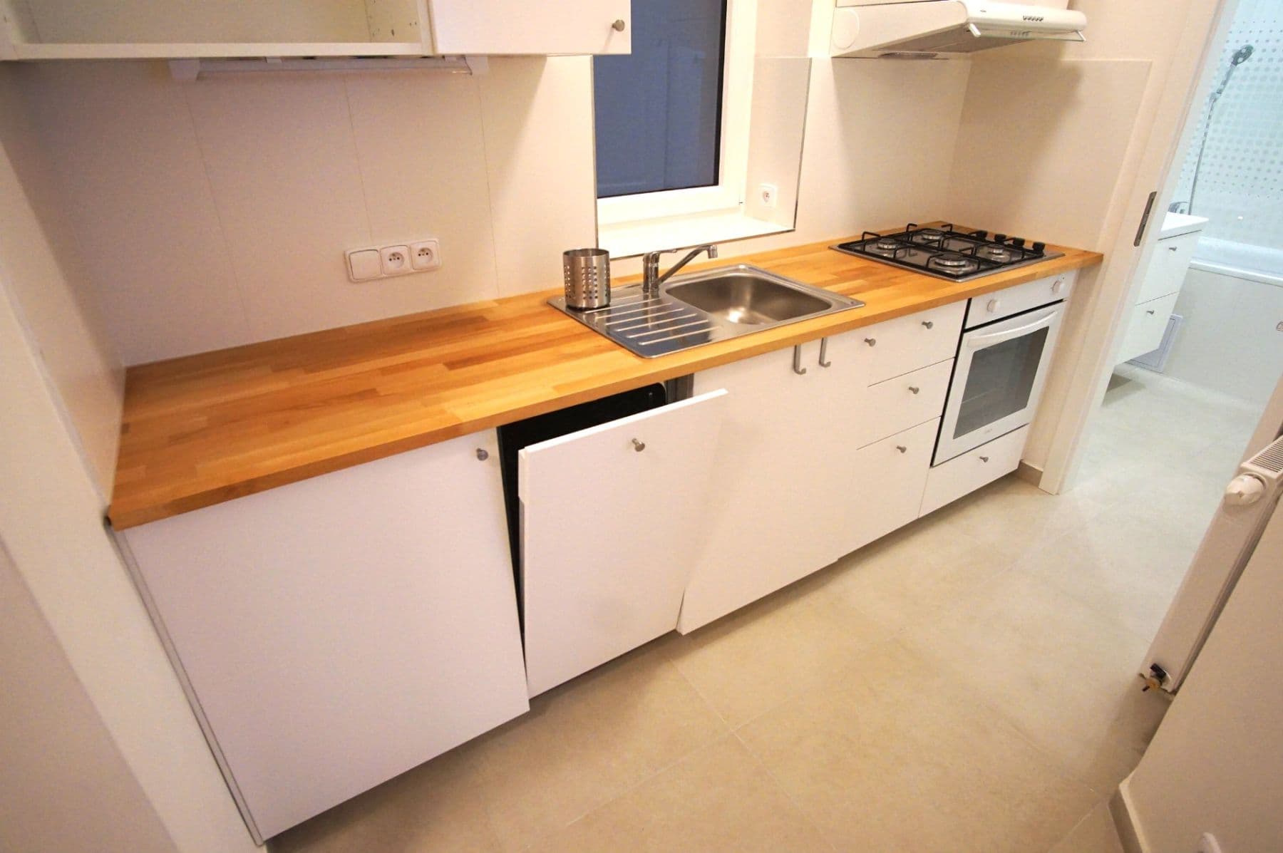 3 bedroom flat to rent, 58 m², Biskupcova, Prague, Prague 3 bedroom flat to rent, 58 m², Biskupcova, Prague, Prague