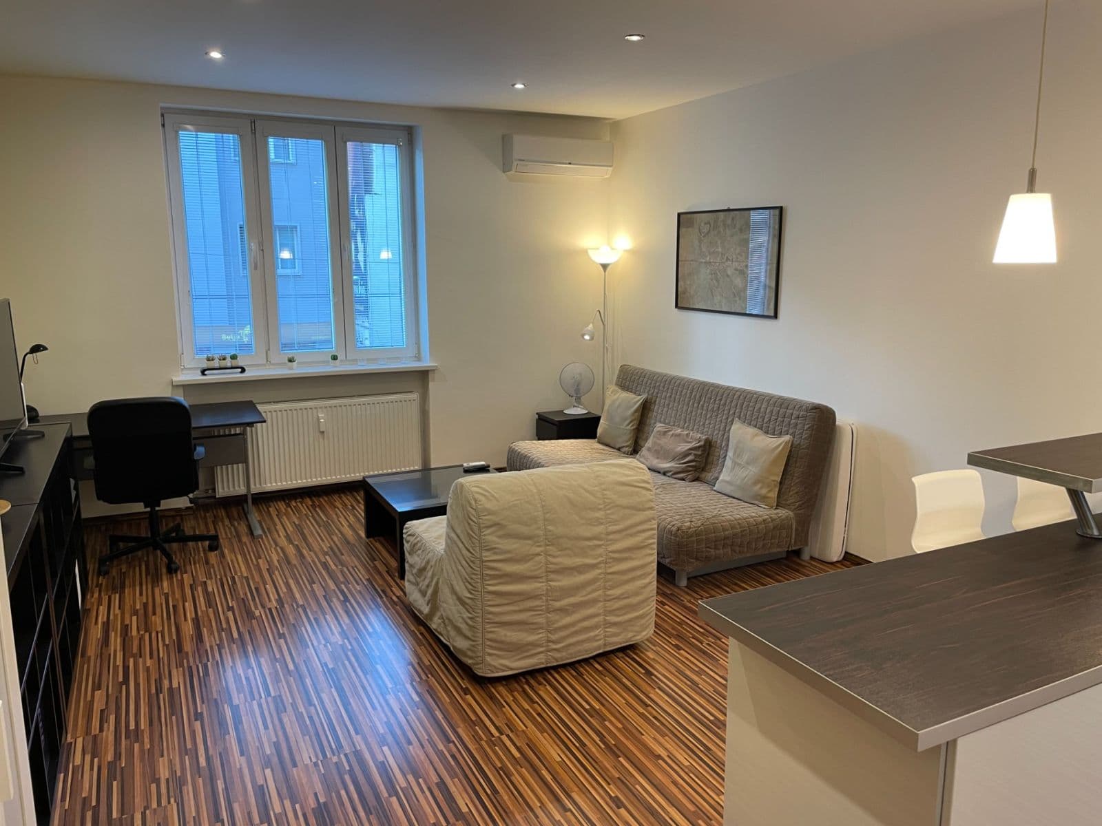 Small studio flat for sale, 40 m², Obchodná, Bratislava - mestská časť Staré Mesto, Bratislavský Region Small studio flat for sale, 40 m², Obchodná, Bratislava - mestská časť Staré Mesto, Bratislavský Region