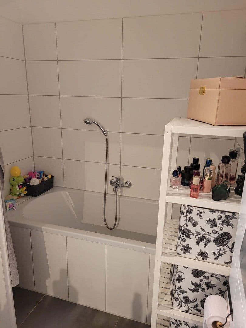 1 bedroom with open-plan kitchen flat to rent, 80 m², Gonellastrasse 54, Meerbusch, North Rhine-Westphalia 1 bedroom with open-plan kitchen flat to rent, 80 m², Gonellastrasse 54, Meerbusch, North Rhine-Westphalia