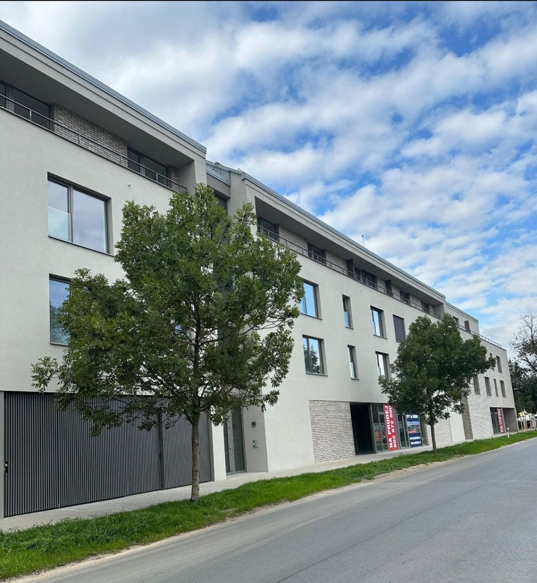 2 bedroom with open-plan kitchen flat for sale, 78 m², Na Roudné, Plzeň, Plzeňský Region 2 bedroom with open-plan kitchen flat for sale, 78 m², Na Roudné, Plzeň, Plzeňský Region