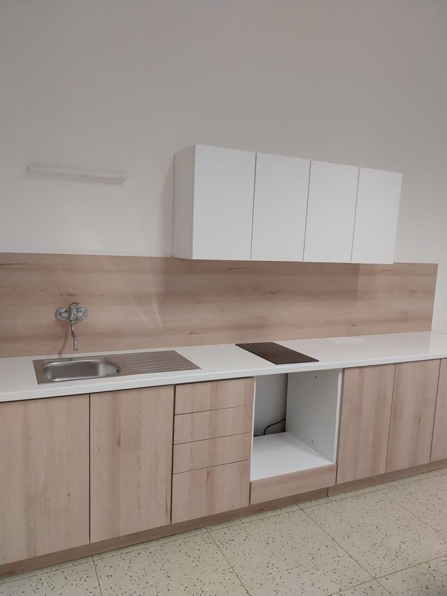 non-residential property to rent, 50 m², Hronovická, Pardubice, Pardubický Region non-residential property to rent, 50 m², Hronovická, Pardubice, Pardubický Region