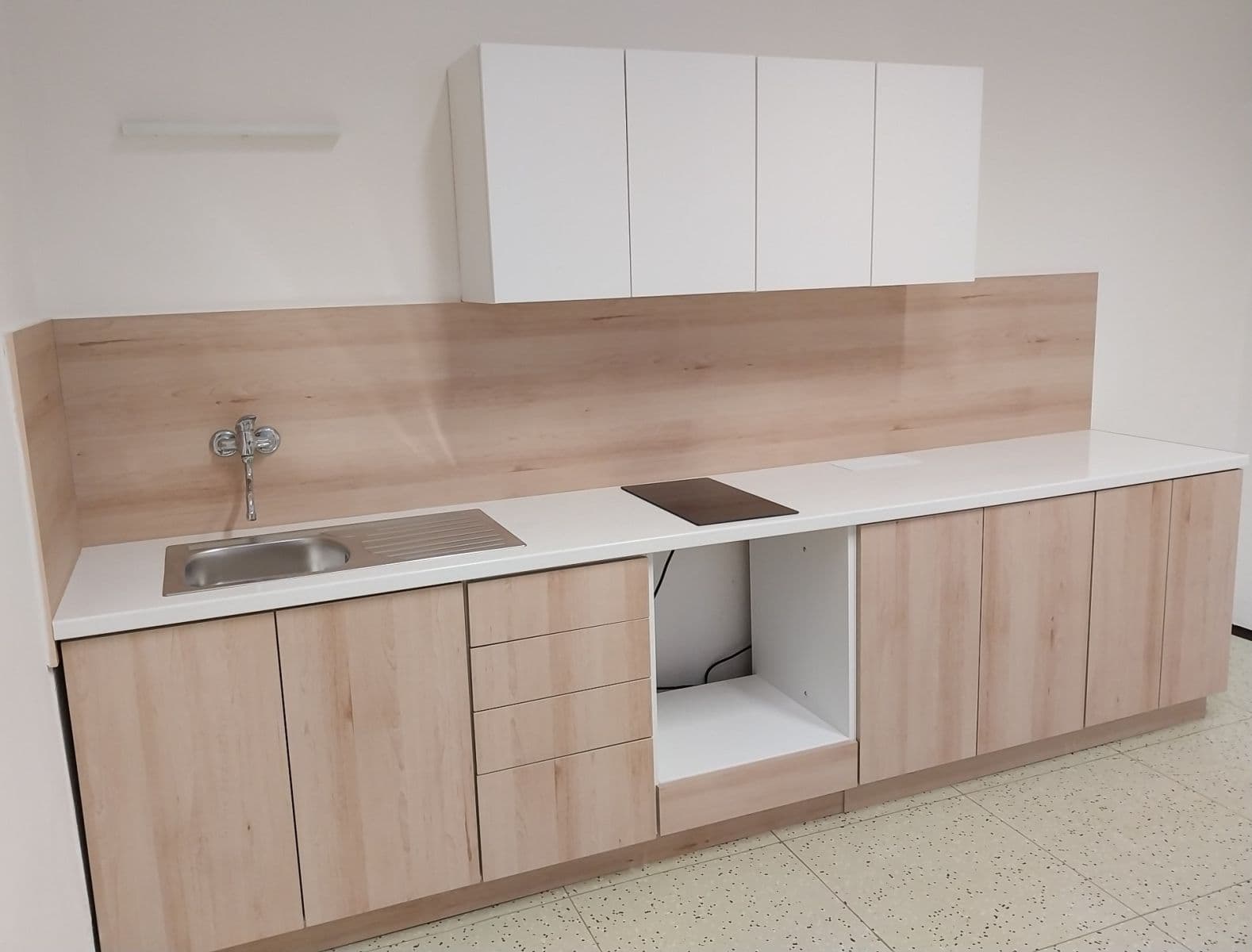 non-residential property to rent, 50 m², Hronovická, Pardubice, Pardubický Region non-residential property to rent, 50 m², Hronovická, Pardubice, Pardubický Region