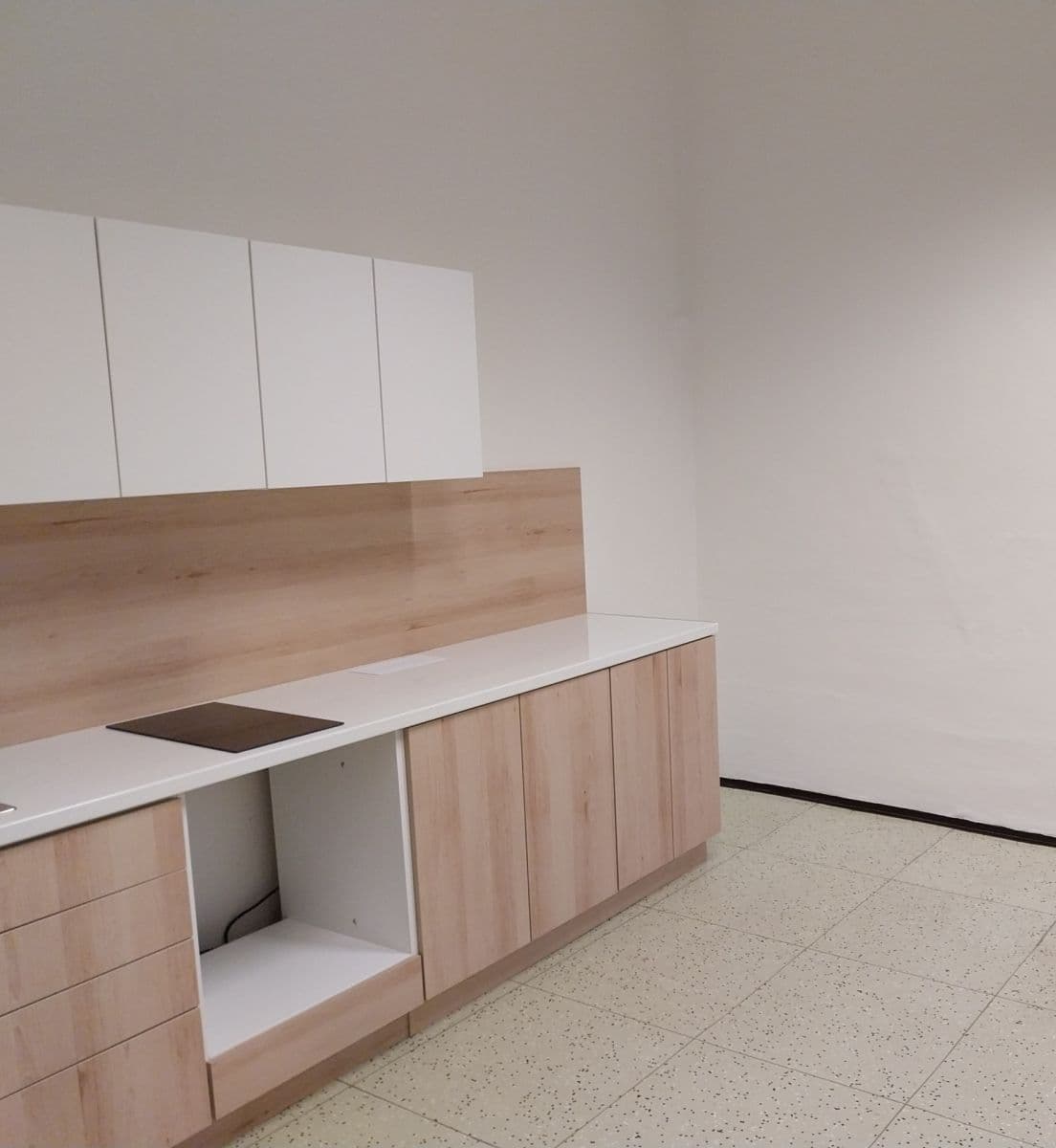 non-residential property to rent, 50 m², Hronovická, Pardubice, Pardubický Region non-residential property to rent, 50 m², Hronovická, Pardubice, Pardubický Region