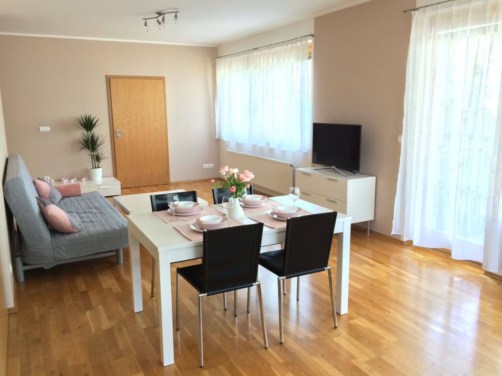 1 bedroom with open-plan kitchen flat to rent, 72 m², Tibetská, Prague, Prague 1 bedroom with open-plan kitchen flat to rent, 72 m², Tibetská, Prague, Prague