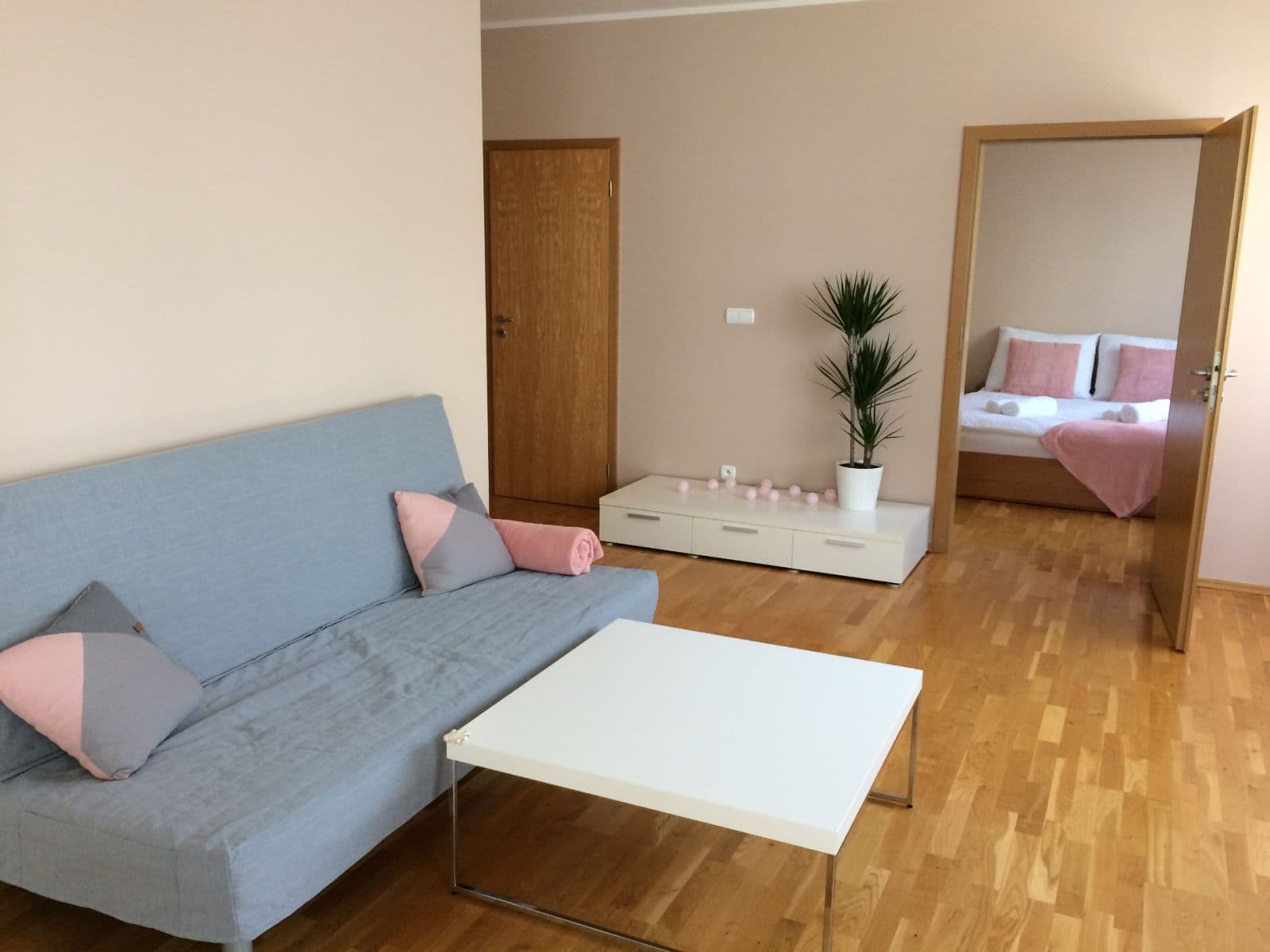 1 bedroom with open-plan kitchen flat to rent, 72 m², Tibetská, Prague, Prague 1 bedroom with open-plan kitchen flat to rent, 72 m², Tibetská, Prague, Prague