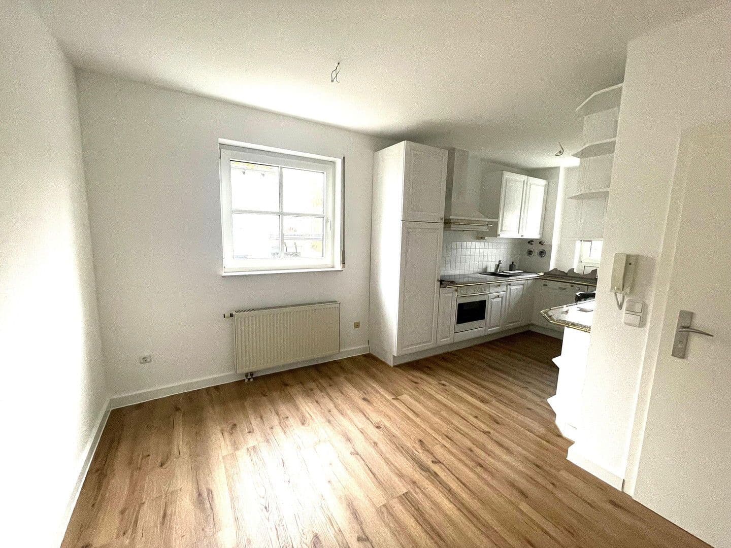 2 bedroom with open-plan kitchen flat to rent, 100 m², Dreieich, Hesse 2 bedroom with open-plan kitchen flat to rent, 100 m², Dreieich, Hesse