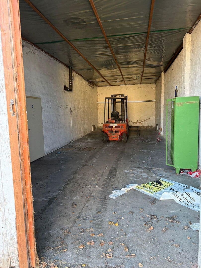 garage to rent, 84 m², Mutzschener Bahnhofstraße 77, Grimma, Saxony garage to rent, 84 m², Mutzschener Bahnhofstraße 77, Grimma, Saxony