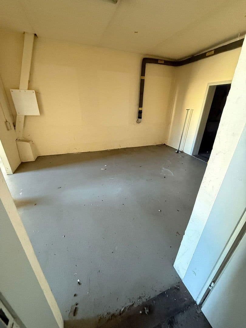 garage to rent, 84 m², Mutzschener Bahnhofstraße 77, Grimma, Saxony garage to rent, 84 m², Mutzschener Bahnhofstraße 77, Grimma, Saxony