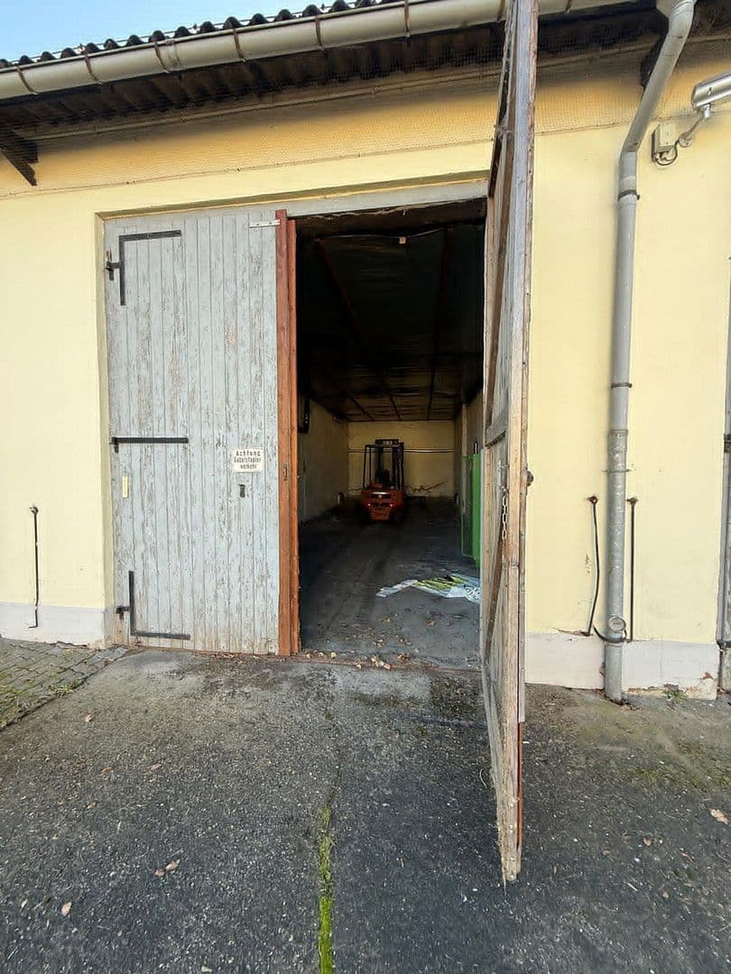 garage to rent, 84 m², Mutzschener Bahnhofstraße 77, Grimma, Saxony garage to rent, 84 m², Mutzschener Bahnhofstraße 77, Grimma, Saxony
