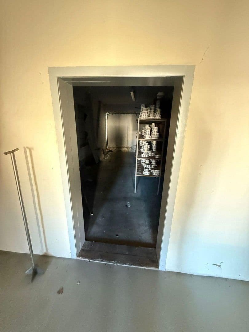 garage to rent, 84 m², Mutzschener Bahnhofstraße 77, Grimma, Saxony garage to rent, 84 m², Mutzschener Bahnhofstraße 77, Grimma, Saxony