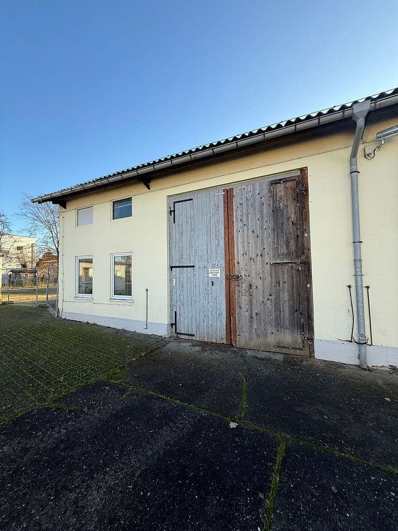 garage to rent, 84 m², Mutzschener Bahnhofstraße 77, Grimma, Saxony garage to rent, 84 m², Mutzschener Bahnhofstraße 77, Grimma, Saxony