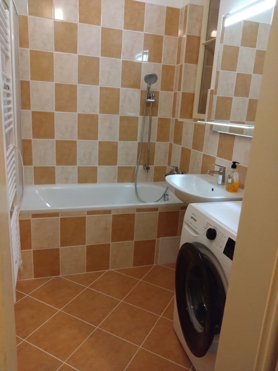 2 bedroom flat to rent, 80 m², Korunní, Prague, Prague 2 bedroom flat to rent, 80 m², Korunní, Prague, Prague