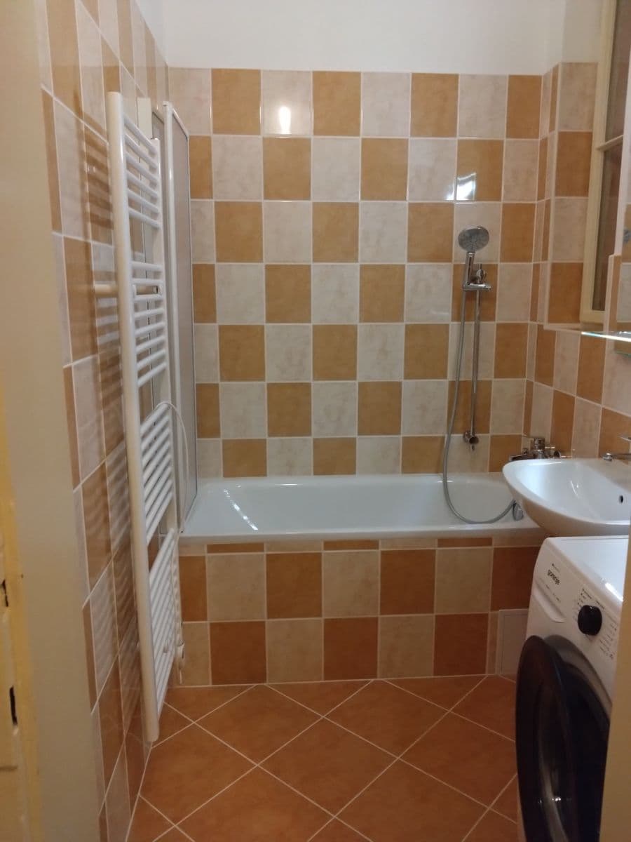 2 bedroom flat to rent, 80 m², Korunní, Prague, Prague 2 bedroom flat to rent, 80 m², Korunní, Prague, Prague