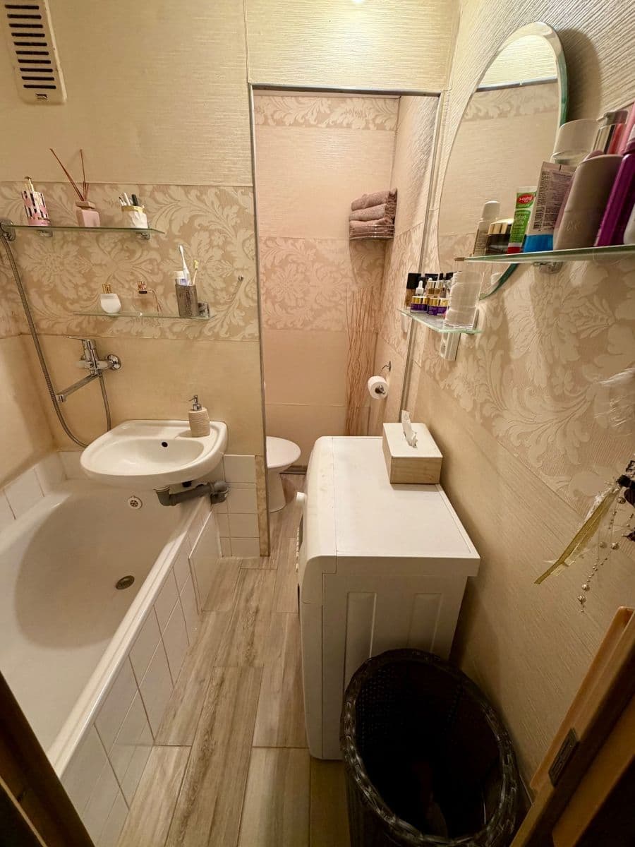 2 bedroom flat for sale, 50 m², Maďarská, Karlovy Vary, Karlovarský Region 2 bedroom flat for sale, 50 m², Maďarská, Karlovy Vary, Karlovarský Region