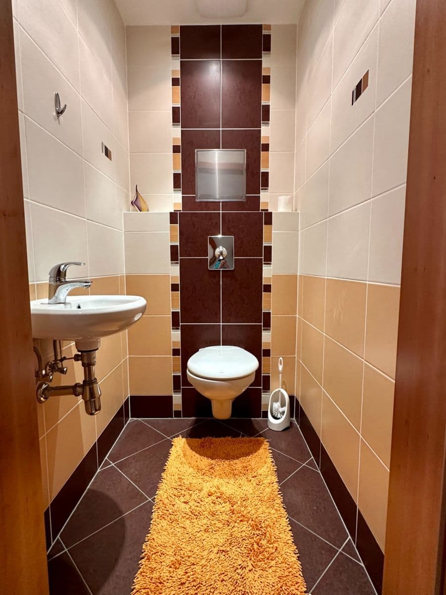 2 bedroom with open-plan kitchen flat to rent, 88 m², Radouňova, Prague, Prague 2 bedroom with open-plan kitchen flat to rent, 88 m², Radouňova, Prague, Prague