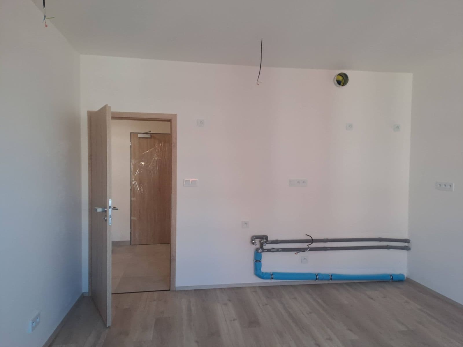 1 bedroom with open-plan kitchen flat to rent, 42 m², Fabiánové, Prague, Prague 1 bedroom with open-plan kitchen flat to rent, 42 m², Fabiánové, Prague, Prague