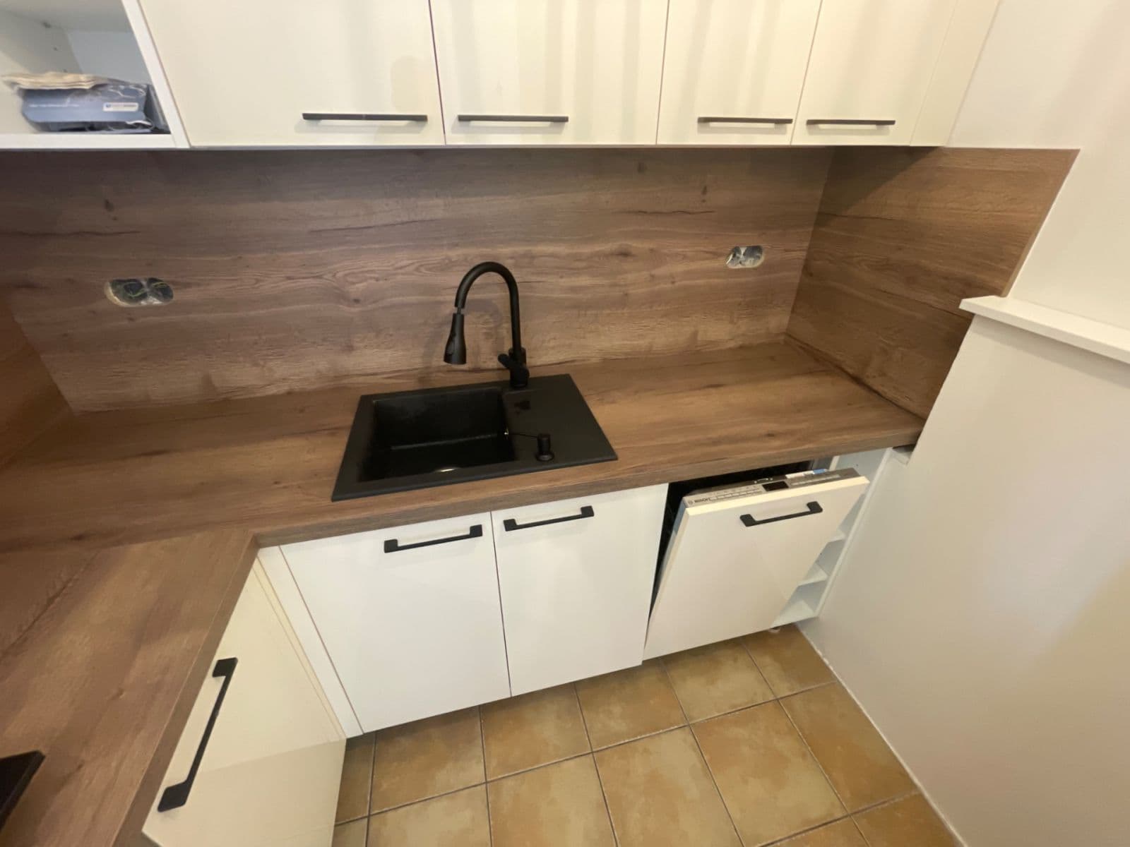 Studio flat to rent, 34 m², Kutnohorská, Prague, Prague Studio flat to rent, 34 m², Kutnohorská, Prague, Prague