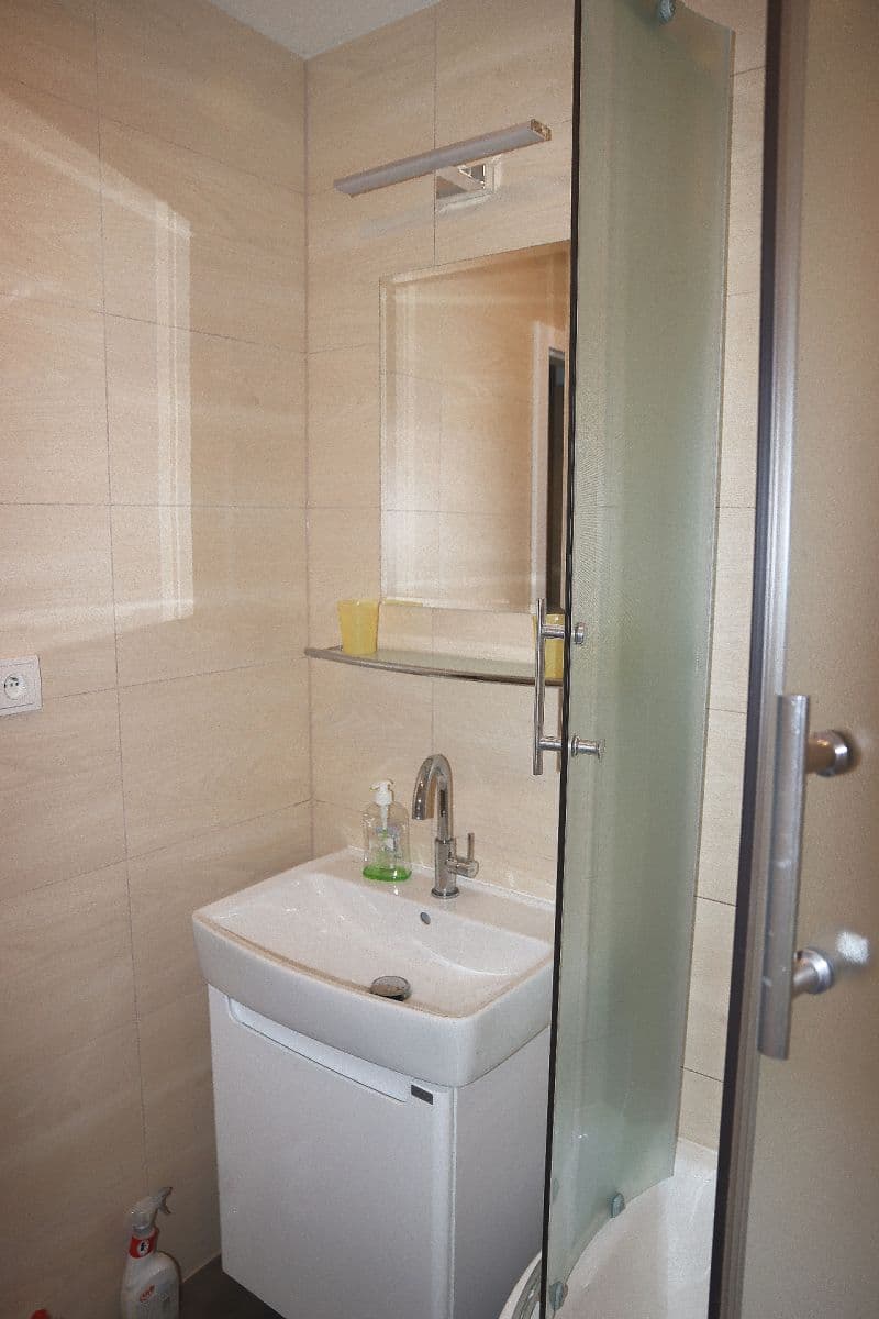 3 bedroom flat to rent, 82 m², Kmochova, Ústí nad Labem, Ústecký Region 3 bedroom flat to rent, 82 m², Kmochova, Ústí nad Labem, Ústecký Region