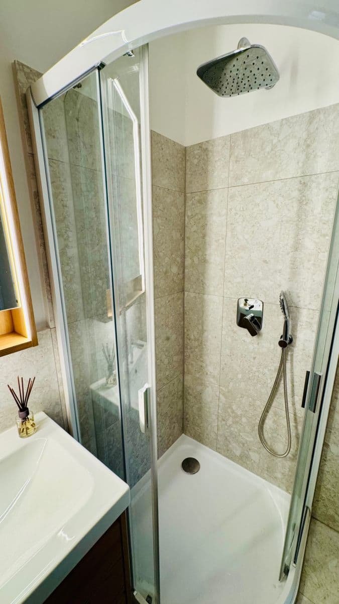 1 bedroom with open-plan kitchen flat to rent, 60 m², Lotyšská, Prague, Prague 1 bedroom with open-plan kitchen flat to rent, 60 m², Lotyšská, Prague, Prague