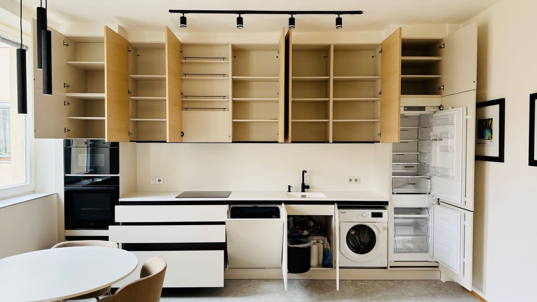 1 bedroom with open-plan kitchen flat to rent, 60 m², Lotyšská, Prague, Prague 1 bedroom with open-plan kitchen flat to rent, 60 m², Lotyšská, Prague, Prague