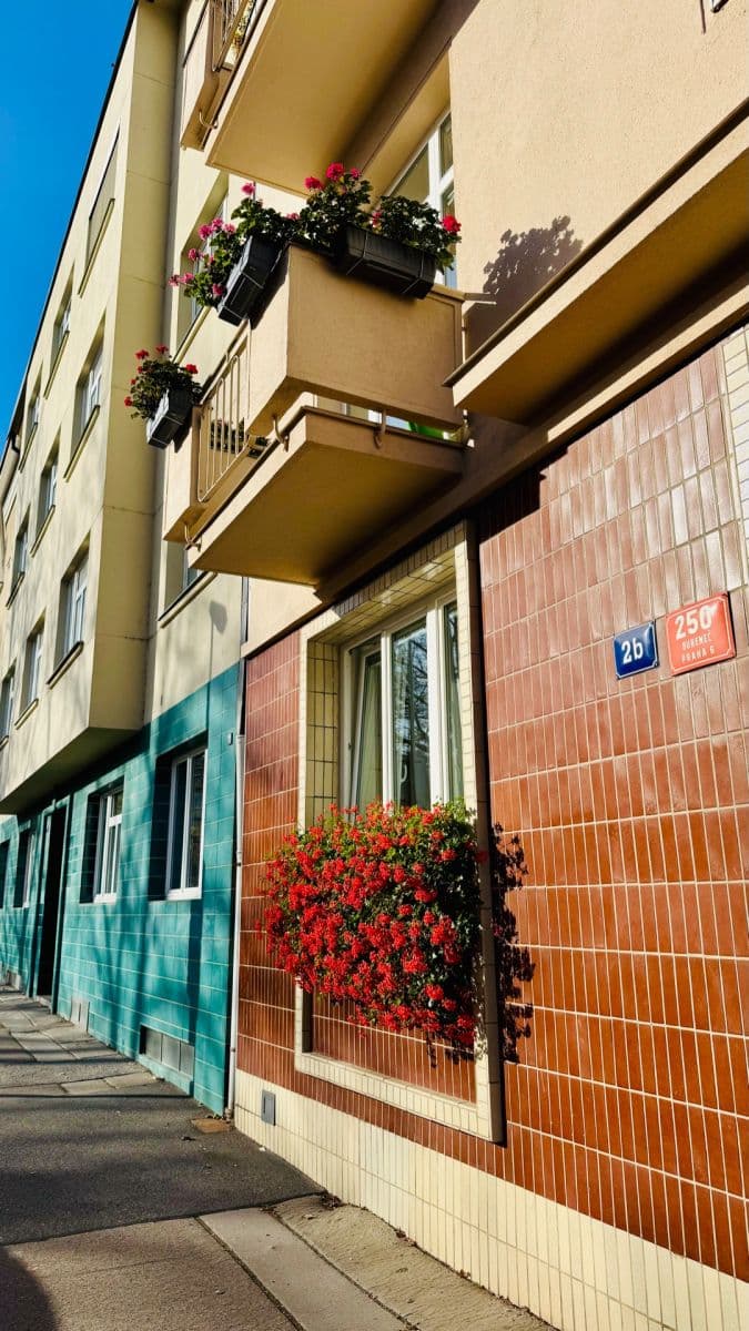 1 bedroom with open-plan kitchen flat to rent, 60 m², Lotyšská, Prague, Prague 1 bedroom with open-plan kitchen flat to rent, 60 m², Lotyšská, Prague, Prague