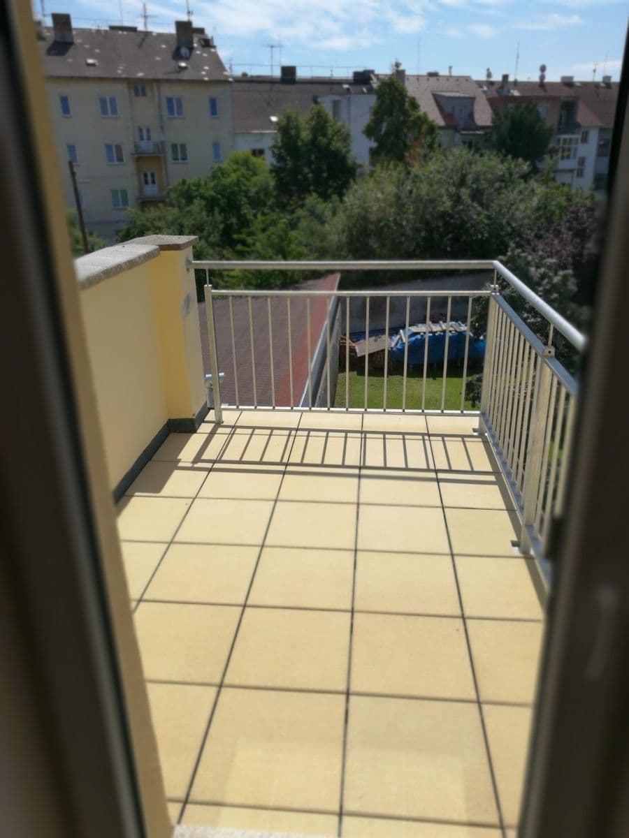 Studio flat to rent, 45 m², Žižkova třída, Písek, Jihočeský Region Studio flat to rent, 45 m², Žižkova třída, Písek, Jihočeský Region