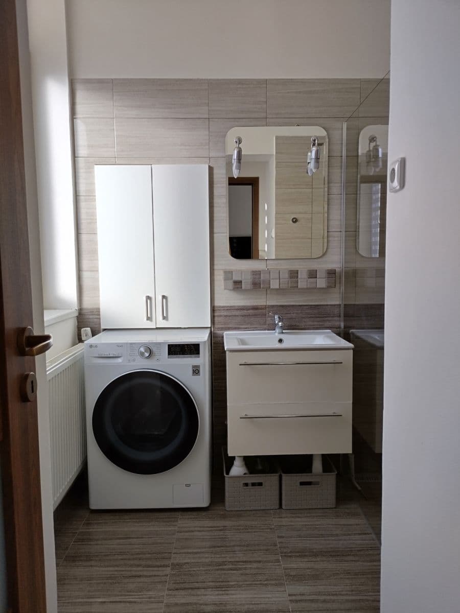 1 bedroom with open-plan kitchen flat to rent, 60 m², Cyrila Boudy, Kladno, Středočeský Region 1 bedroom with open-plan kitchen flat to rent, 60 m², Cyrila Boudy, Kladno, Středočeský Region